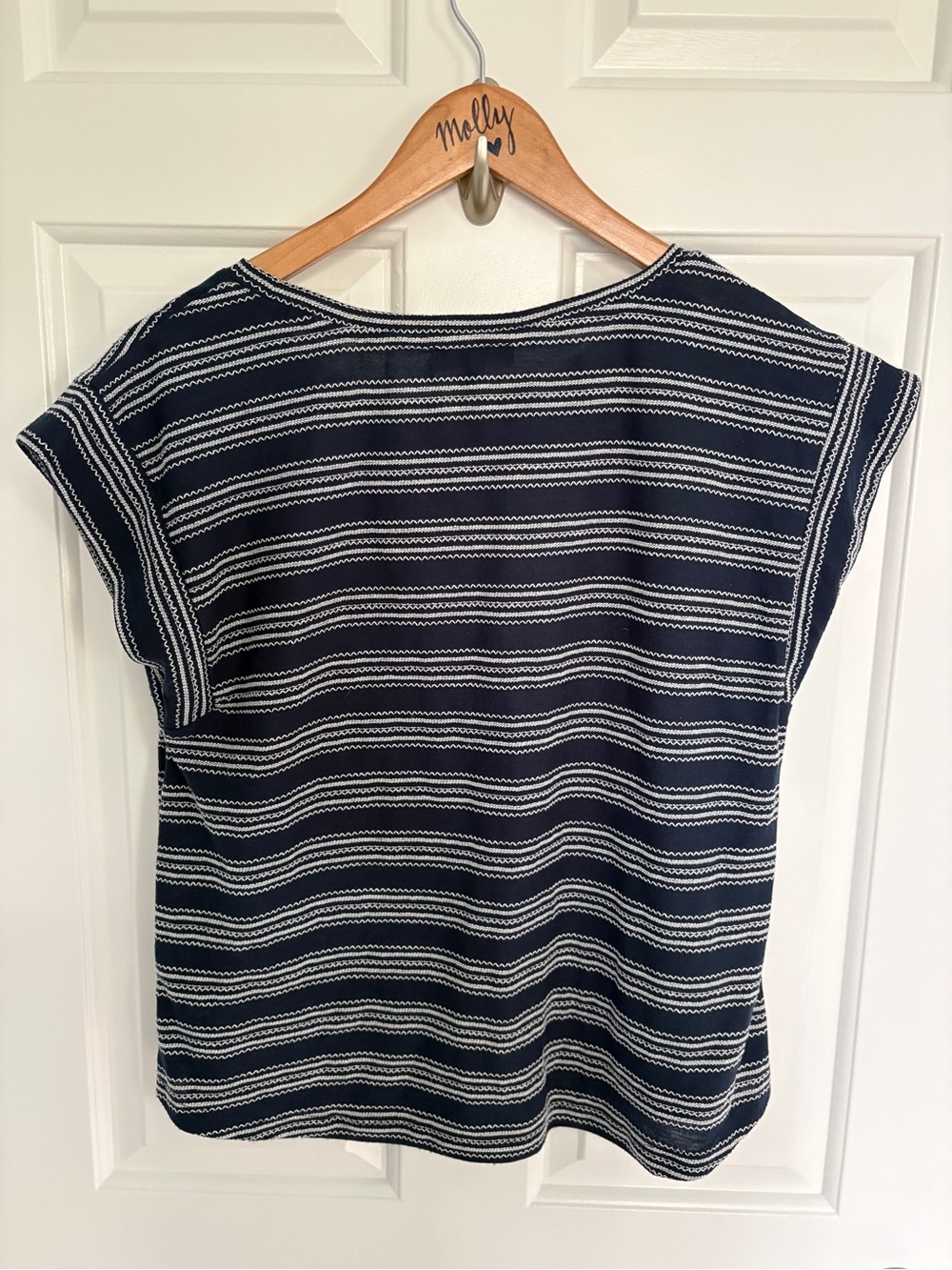 Democracy Women's Medium Navy Striped Short Sleeve Top - Picture 5 of 8